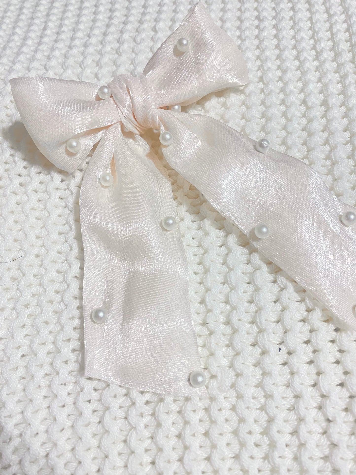 Beige Pearls Bows